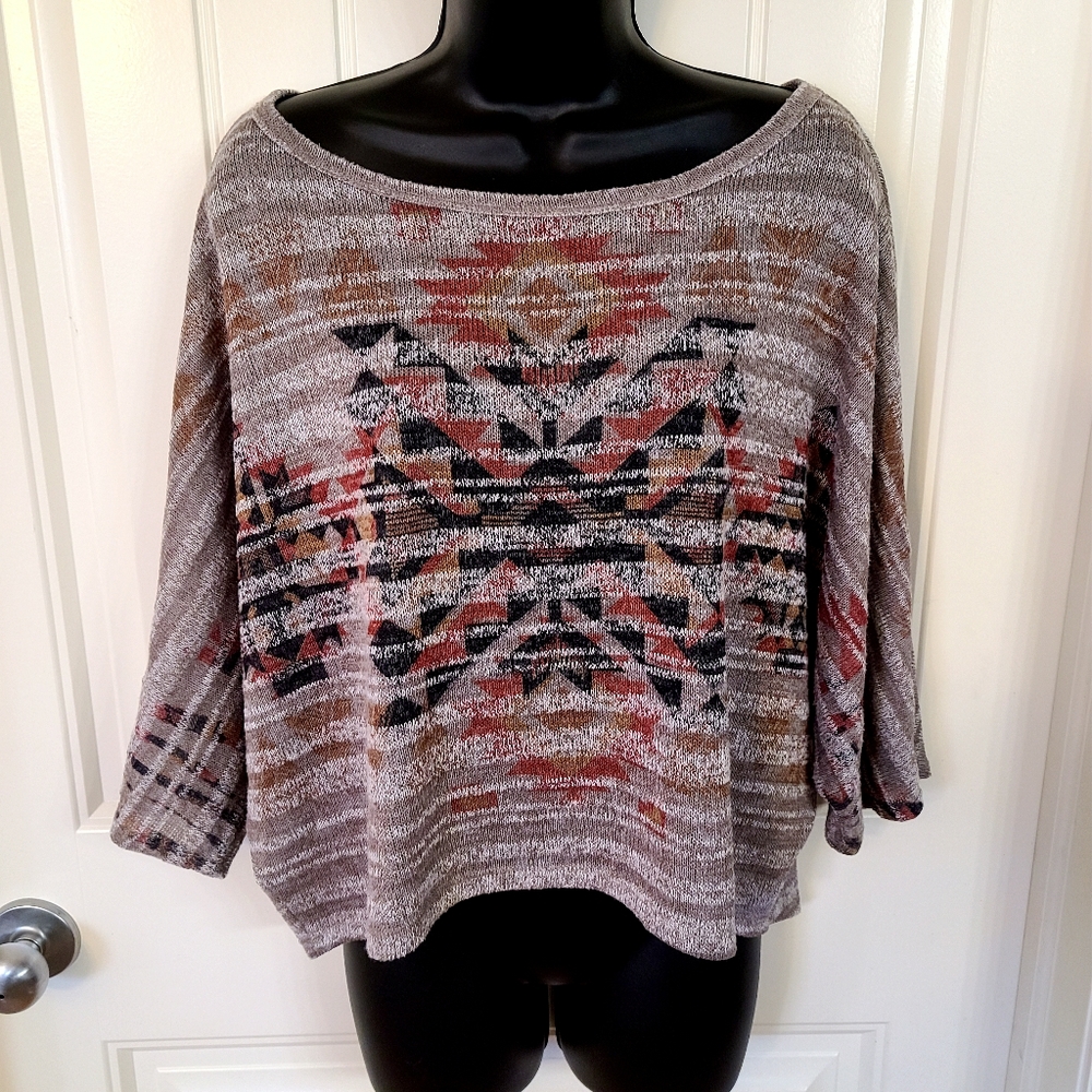 Batwing graphic 3/4 length sleeve tshirt